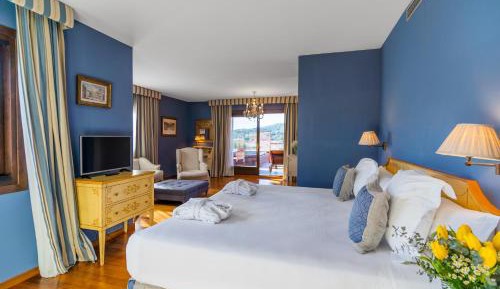 Suite with Private Jacuzzi