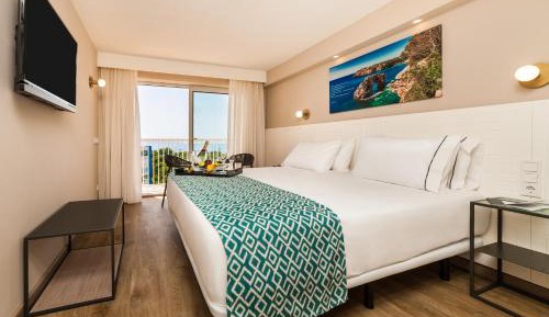Triple Room with Balcony