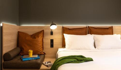 Premium Queen Room
