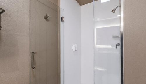 Deluxe Spa Suite