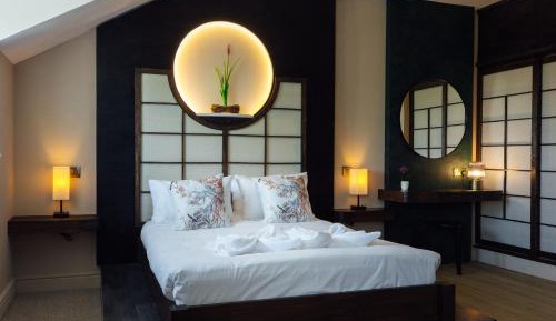 Queen Room