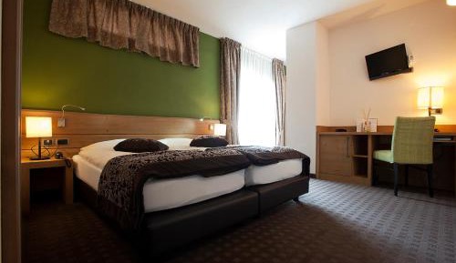 Twin Room with Balcony