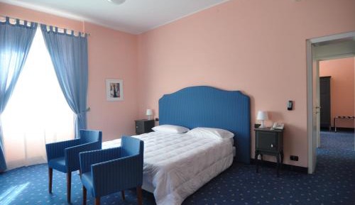 Two Connecting Rooms (4 Adults)