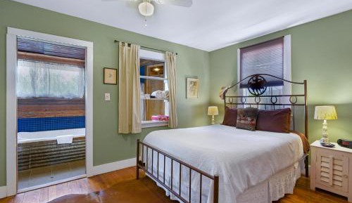 One-Bedroom Holiday Home