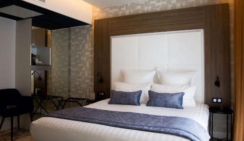 Deluxe Double Room with Balcony - King Size Bed