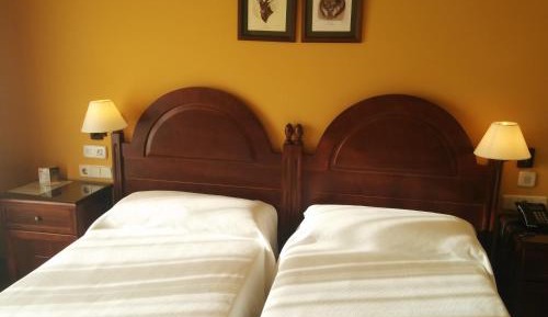 Twin Room with Private Bathroom