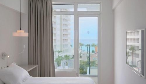 Twin Room with Partial Sea View
