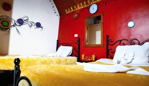 Deluxe Double Room with Side Sea View