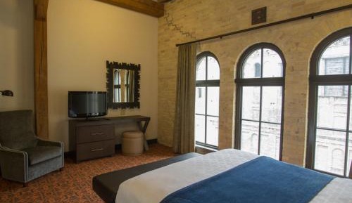 One Bedroom King Suite