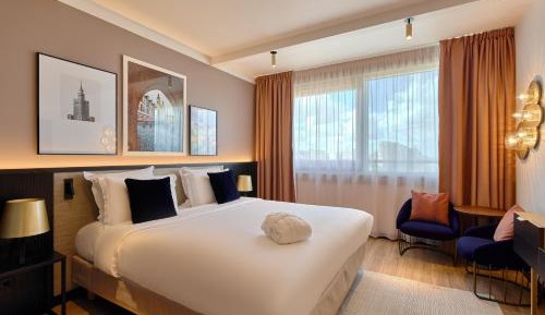 Executive Room with One Queen Bed