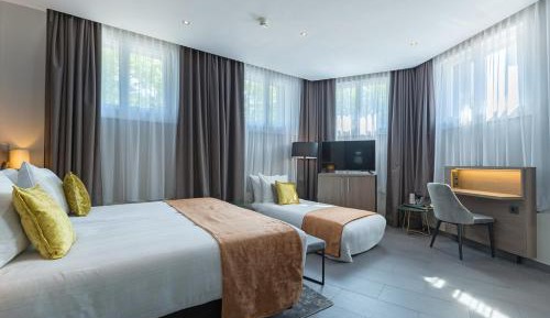 Cozy Double Room with extra Bed Souterrain