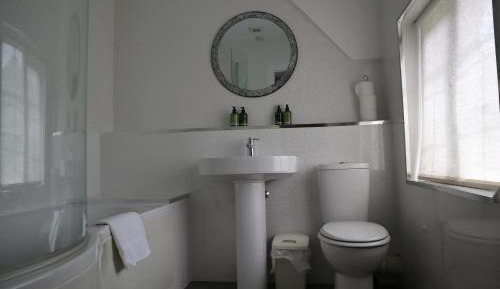 Double Room with En-Suite Bathroom