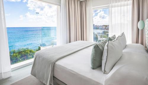 Double or Twin Room with Sea View