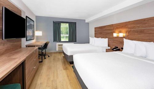 Queen Room with Two Queen Beds - Non-Smoking