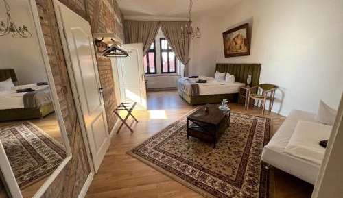 Suite with Whirlpool