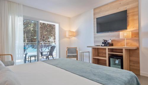 Superior Double Room (2 Adults)