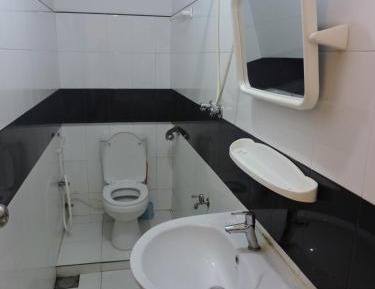 Standard  Room with Shared Bathroom: Free pick up from Bus /Railway station & 1/2 day city tour