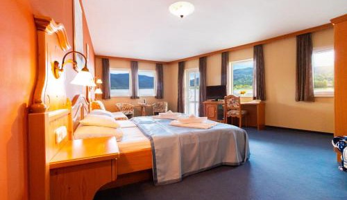 Suite with River View