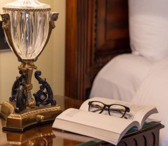 Guest room, 1 King, Classic Deluxe