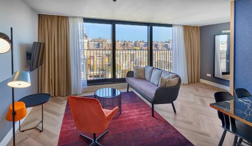 Suite with City View