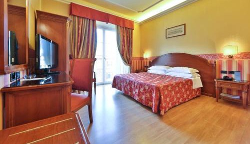 Deluxe Room with City View