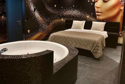 Royal Wellness Suite
