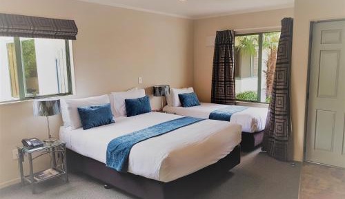 Studio with Spa Bath