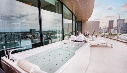 Valia Suite Club Lounge Access