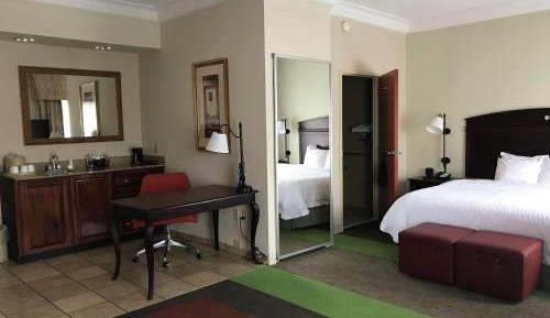 King Studio Suite with Sofa Bed - Non-Smoking