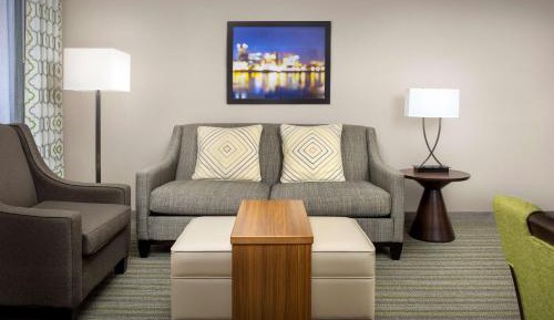 One-Bedroom King Suite - Non-Smoking