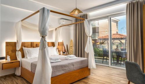 Deluxe Queen Suite