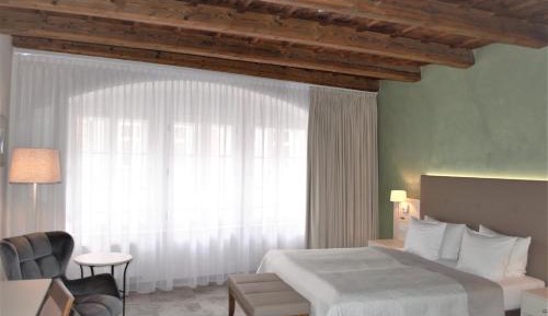 Superior Deluxe Double or Twin Room 