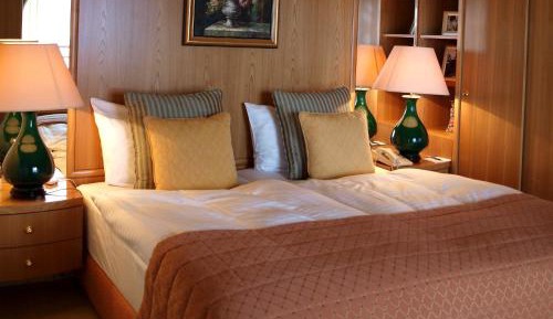 Presidential Suite with Lake View and Terrace