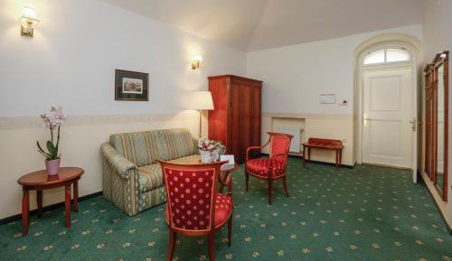 Suite - Main Building