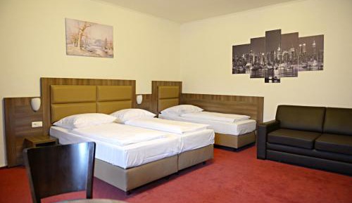 Family Room (5 Adults)