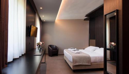 Executive Family Room