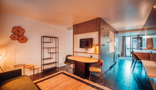 Twin Apartment