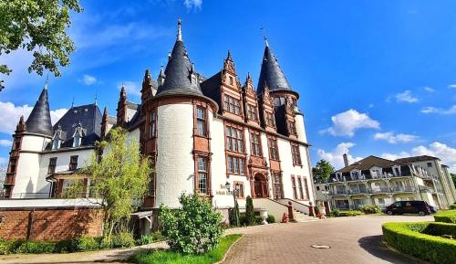 Castle Room with Park View