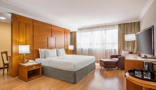 Deluxe King Room