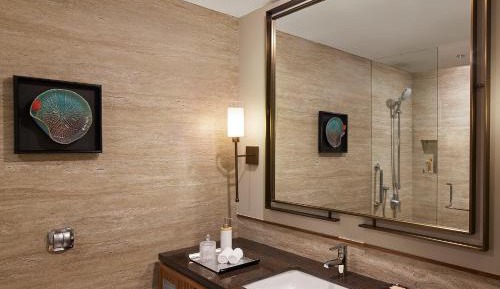 Deluxe Room King Bed