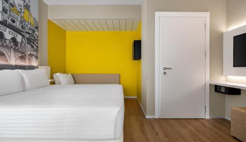 1 Double Bed, Mobility Accessible Room, Roll-In shower, Non-Smoking