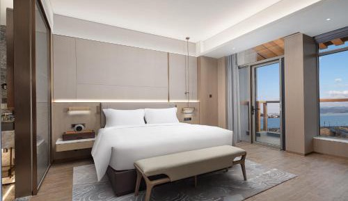 Superior Suite with Lake View