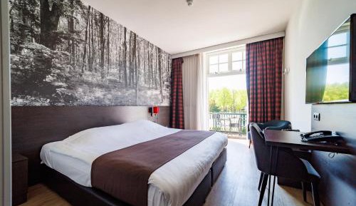 King Room with Balcony