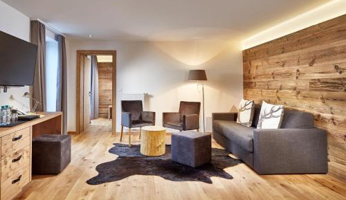 Deluxe Suite with Balcony