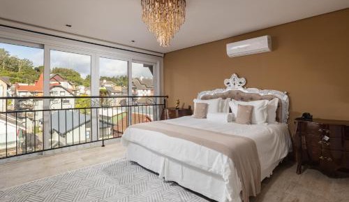 Suite with City View