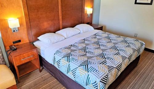 Deluxe King Room - Non-Smoking