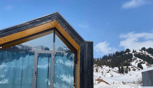 Standard Twin Room with Mountain View