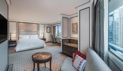 Athenee Prestige, Guest room, 1 King, City view, Corner room