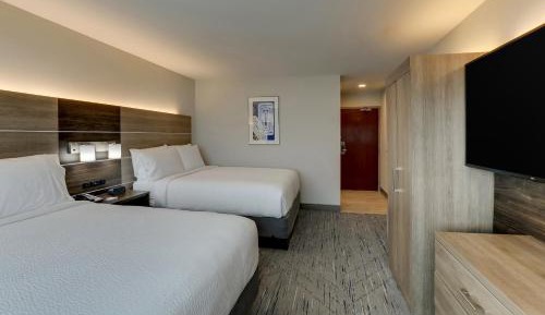 Standard Room with Two Queen Beds