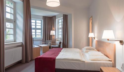 Corner Suite